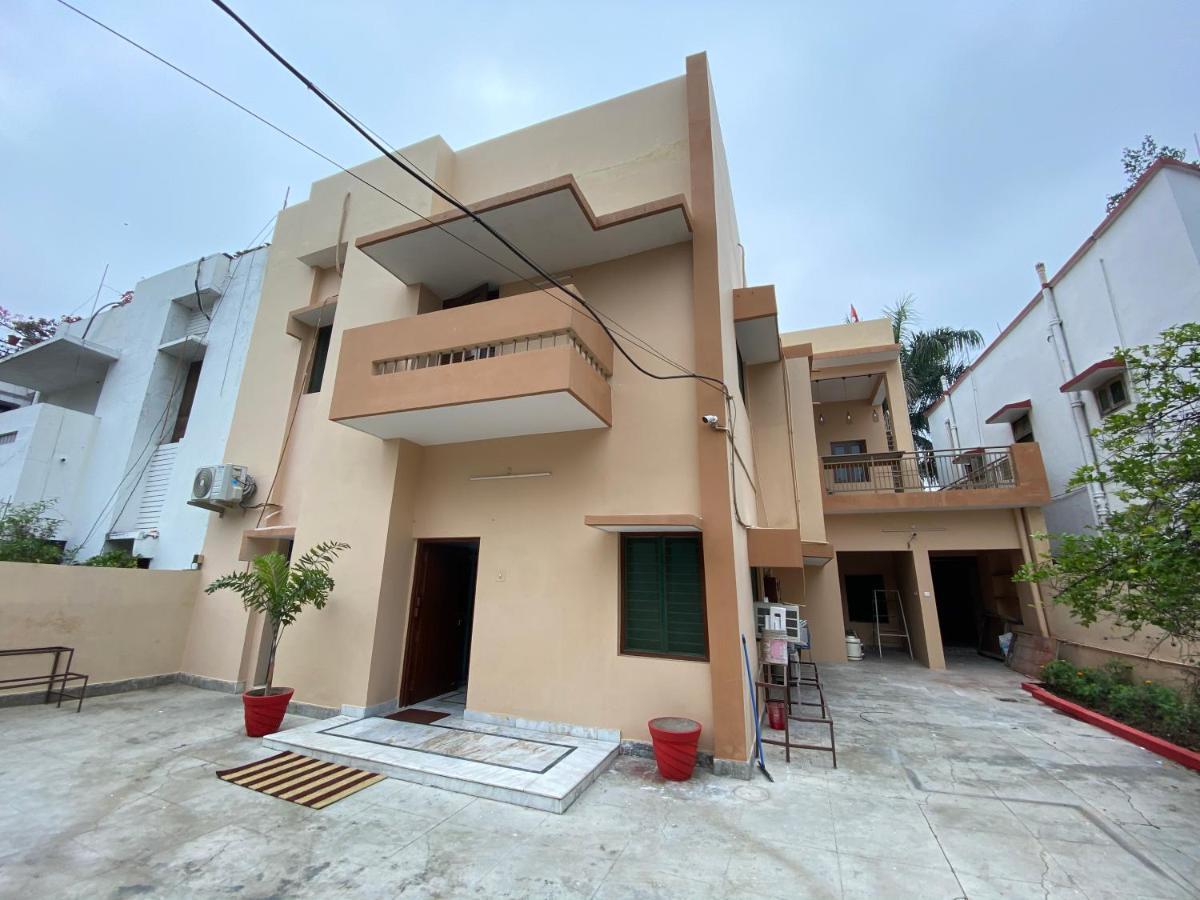 Backpackers Den Hostel Lucknow Luaran gambar
